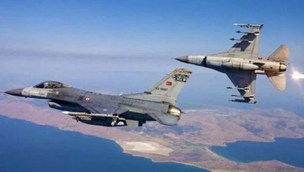 Άσκηση “Mavi Vatan”: Νέο προκλητικό βίντεο με χαμηλές πτήσεις τουρκικών μαχητικών στο Αιγαίο